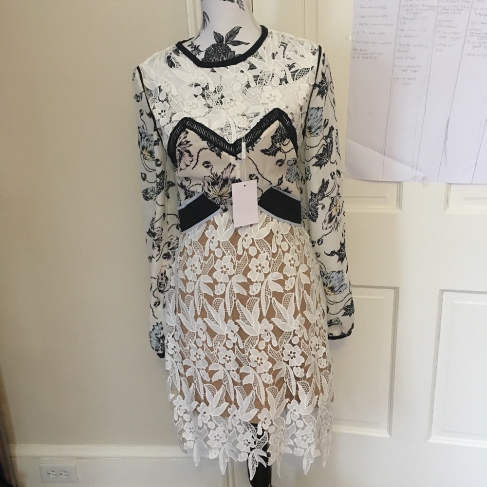 Self-portrait line lace mini dress NWT
